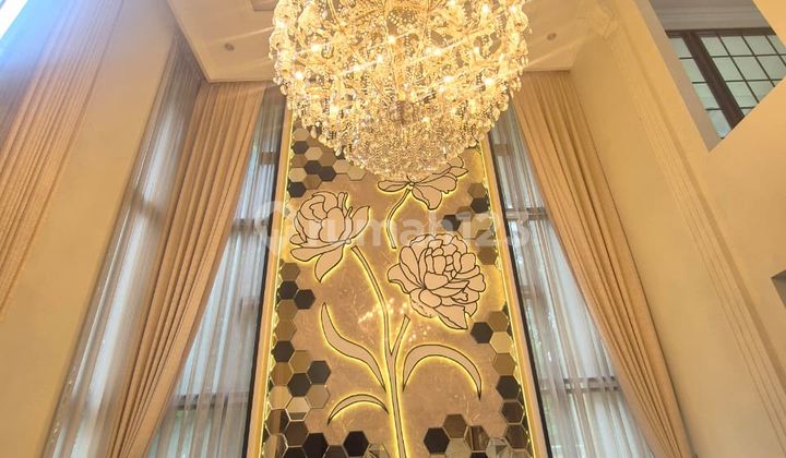 Exclusive Luxury Home in Hoek Ready to Occupy | Strategic Location Near Toll Gate @Bintaro | Limited Units! 2