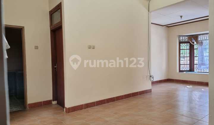 Termurah di Bintaro Jaya! Rumah Siap Huni di Bintaro Sektor 5 - Dekat Mall dan Stasiun!