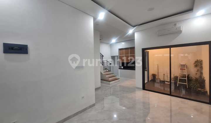 Modern House Ready to Occupy in Graha Bintaro - Negotiable Price! 2
