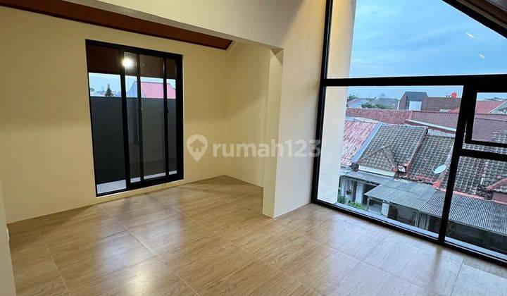 Rumah Baru 2 Lantai Rapih Dan Bagus Alam Sutera  2