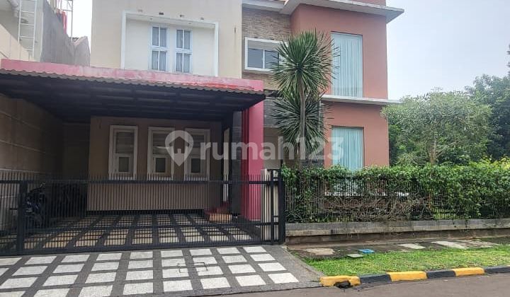 RUMAH CANTIK MINIMALIS PUSPITALOKA BSD ADA KOLAM RENANG