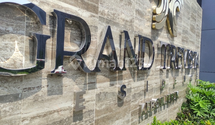 Rumah dijalan Anggrek Raya Kebon Jeruk 2
