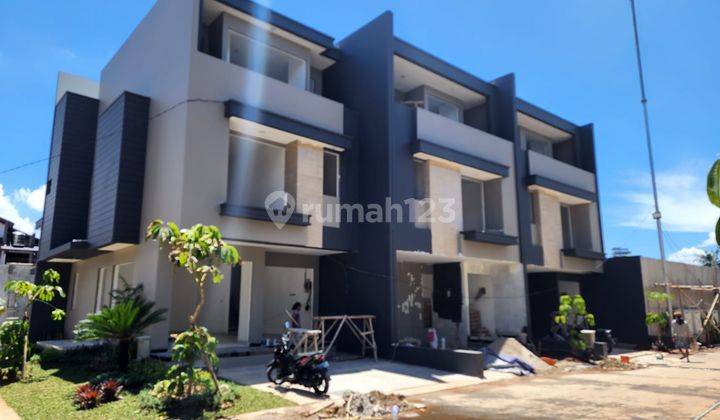 Rumah Mewah 3 Lantai Dijual di Jakarta Barat Kebon Jeruk - Pernikahan Nyaman dengan Gaya Hidup Modern 5