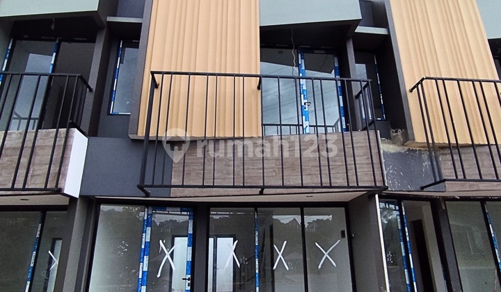 Ruko Dijual di Sawangan Depok Dekat Mall The Park | 2 Lantai Pinggir Jalan Raya, Cocok Usaha, Harga 2 M