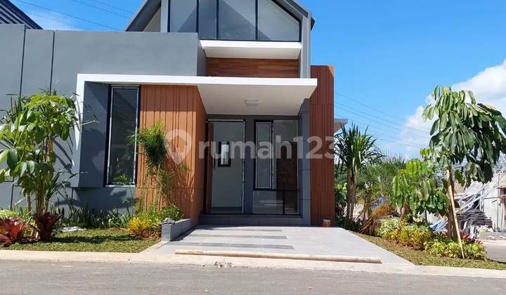 House For Sale In Trevista Hills Depok, Modern Residence With 3 Bedrooms And 2 Bathrooms. House For Sale In Trevista Hills Depok, Modern Residence With 3 Bedrooms And 2 Bathrooms.