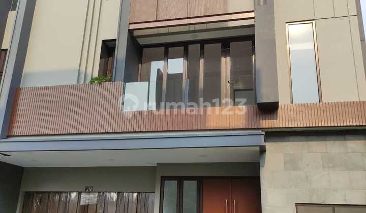 Rumah Mewah 3 Lantai Di Pancoran Timur 3 – Lokasi Premium Jakarta Selatan Rumah Mewah 3 Lantai Di Pancoran Timur 3 – Lokasi Premium Jakarta Selatan