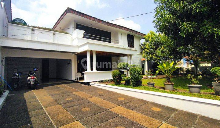 RUMAH MEWAH di PERMATA HIJAU AREA,
JAKARTA SELATAN. Rumah kokoh, lamtai marmer

 1