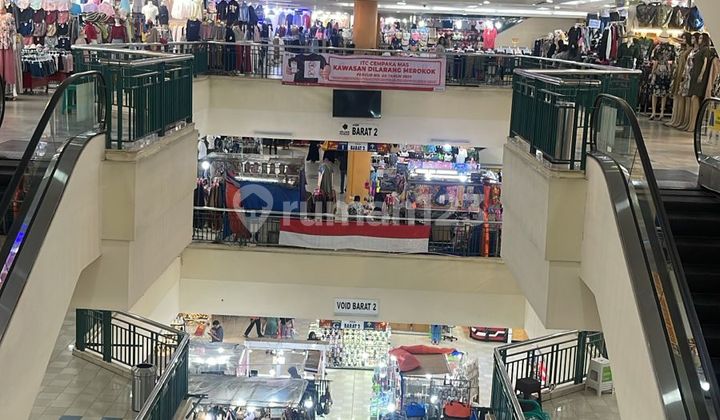 Jarang Ada Depan Eskalator Void Barat Posisi Hook Di Itc Cempaka Mas