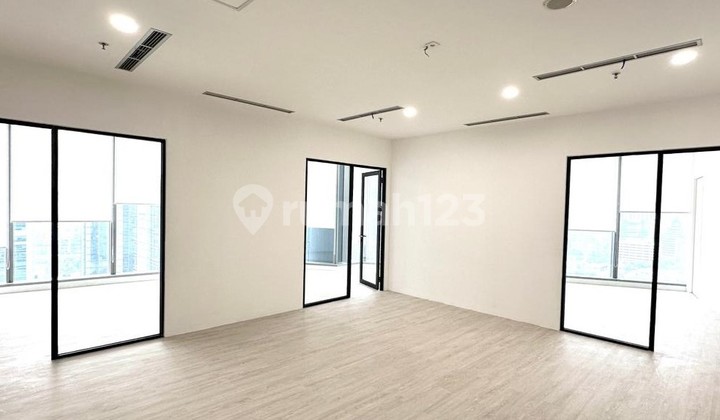 Ruang kantor rapih siap pakai lokasi di daerah Kuningan, 0022 Mov