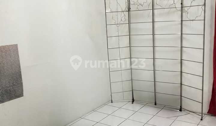 Shop house ready for occupancy in good condition in the Angke area, 0031 BudErd 2