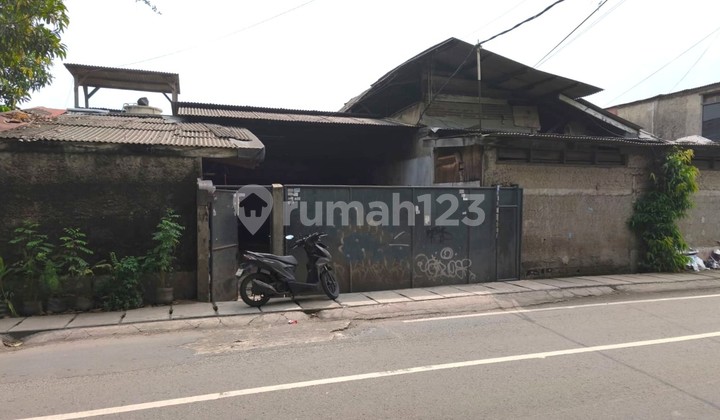 Gudang Lokasi Pinggir Jalan di Prepedan, 0048 Crs