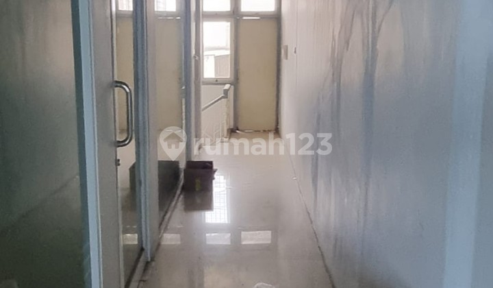 Neat Strategic Shop House Ready to Occupy in Daan Mogot Baru, 0028 Dinkim 2
