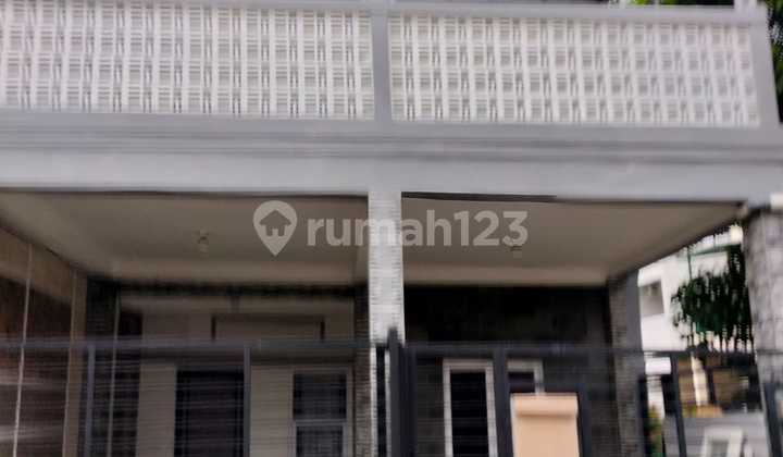 Ready-to-Occupy Karawaci House in Tangerang Ready-to-Occupy Karawaci House in Tangerang