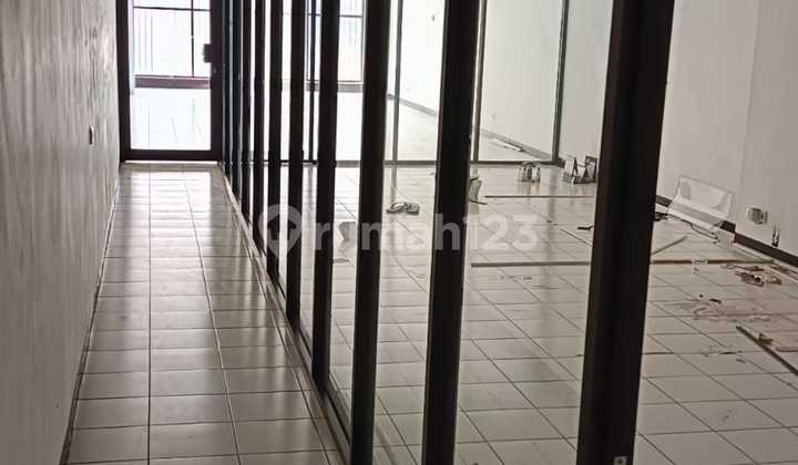 Ruko Eks Klinik di Semarang Tengah