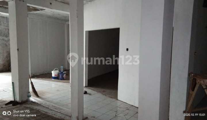 Ready-to-Use Shop House in Salatiga 2
