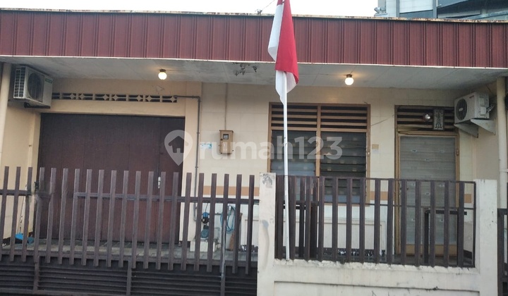 Rumah Tengah Kota 1
