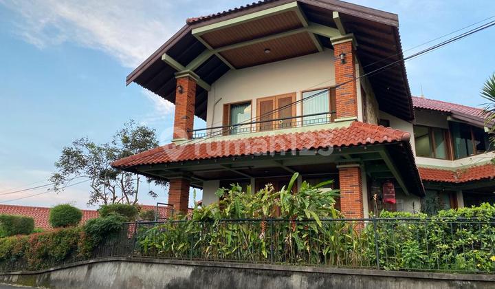 Rumah Modern Di Semarang Selatan 1