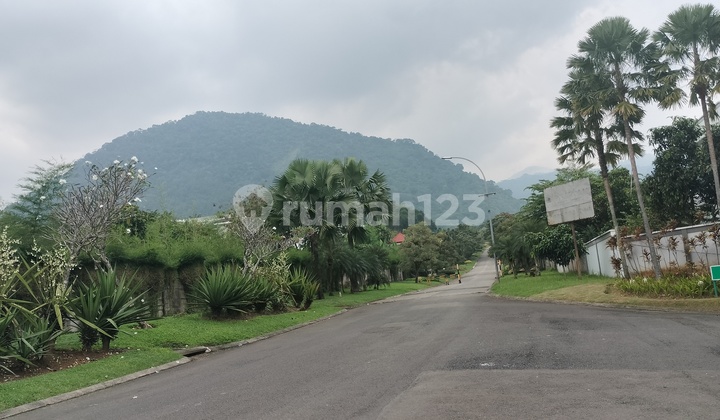 di Jln.maple Drive 2cluster Santorini, Bogor