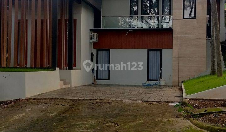 Rumah Cantik 3 Lantai Dan Siap Huni,kolam Renang,model Minimalis 2