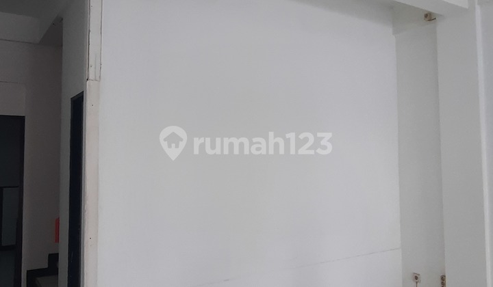Sewa Rungkut Makmur Square 4 lantai siap pakai cocok kantor Sewa Rungkut Makmur Square 4 lantai siap pakai cocok kantor