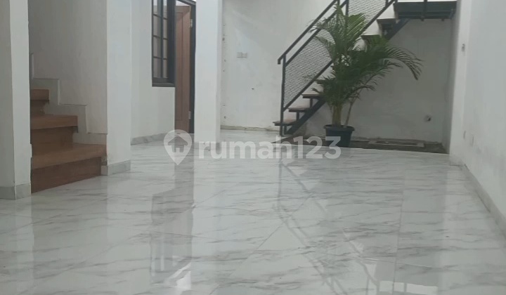 For Sale, Ready to Live In, Fully Renovated House in Citra Gran Cibubur. 2
