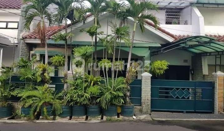 Rumah Cantik, Asri di Lapangan Tembak, Cibubur.