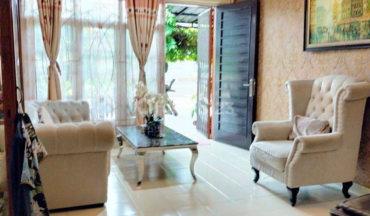 Rumah Hoek Dengan Design Interior Memukau di Cibubur Country. 2