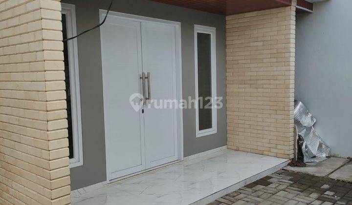 Rumah 2 Lantai di Taman Jatisari Permai
Bekasi. 1