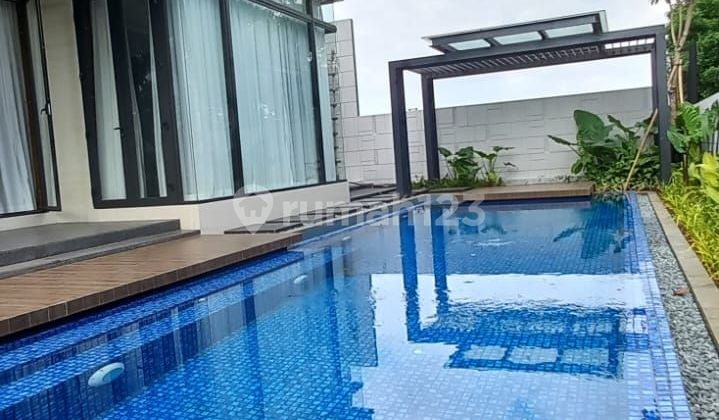 Rumah Luxurious di Garden Residence at Esmeralda Golf, Cibubur.