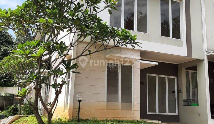 Rumah Hoek Cantik di Casa 39 Cibubur. 1