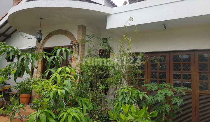 Spacious & Green House, Semi-Furnished in Pulo Asem Raya, East Jakarta - Freehold Certificate Spacious & Green House, Semi-Furnished in Pulo Asem Raya, East Jakarta - Freehold Certificate