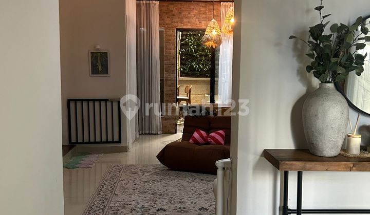 Jual Rumah Furnished Cantik di Jagakarsa Jakarta Selatan.