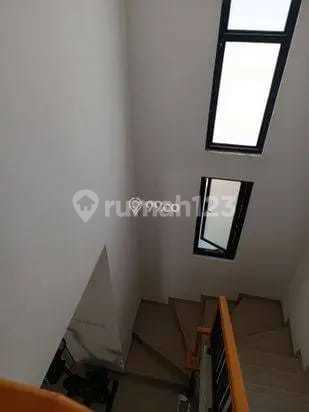 Dijual Rumah Metland Transyogi 2
