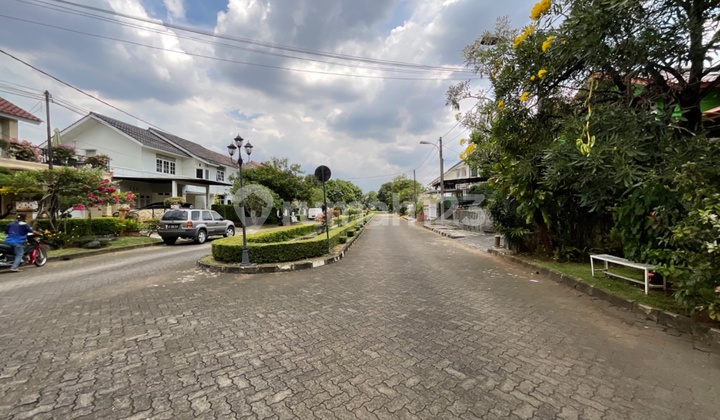 Permata Puri I, Luxurious, Move-in Ready, Flood-Free, Strategic Location, Eligible for Mortgage, Negotiable Price.