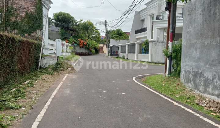 Strategic House, Flood-Free, Suitable for Business, Eligible for Mortgage, Negotiable Price. 2