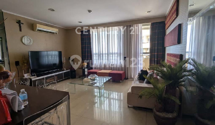 Nice and Tidy Apartment in Paladian Kelapa Gading Nice and Tidy Apartment in Paladian Kelapa Gading
