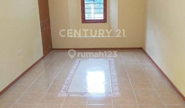 Rumah  Hoek Di Kelapa Cengkir  – LT 301 M², 3 KT  Hal Luas  1