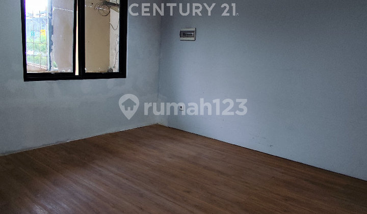 For Rent Strategic Shop House in Green Garden West Jakarta 2