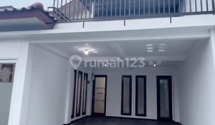 Disewakan Rumah Luas bisa untuk Kantor di Kemang Jakarta Selatan Disewakan Rumah Luas bisa untuk Kantor di Kemang Jakarta Selatan