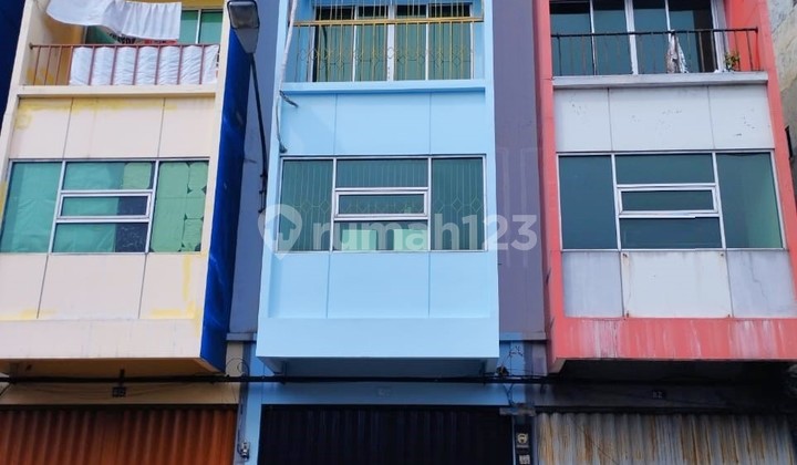 FOR SALE 3.5 STORY SHOPHOUSE READY TO USE IN KALIDERES *0012-AGUVON
