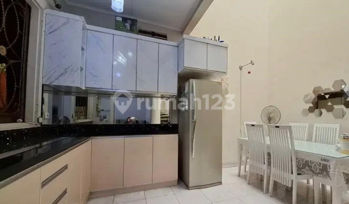 DI SEWAKAN RUMAH RAPI SIAP HUNI DI DAAN MOGOT ARU *0005-ERW