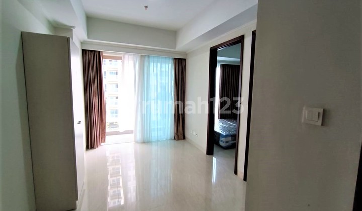 For Rent Green Sedayu 2 Apartment, Bedroom, Living Room, Swimming Pool 0001 Joe