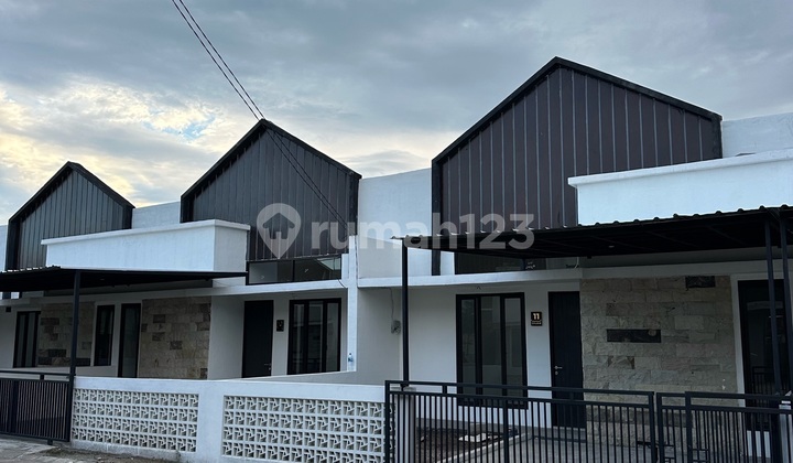 Scandinavian and Minimalist Style Ready-to-Occupy House in Sidoarjo