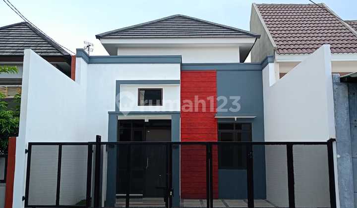 Ready-to-Live House in the Elite Area of Kahuripan Nirwana, Sidoarjo City Ready-to-Live House in the Elite Area of Kahuripan Nirwana, Sidoarjo City