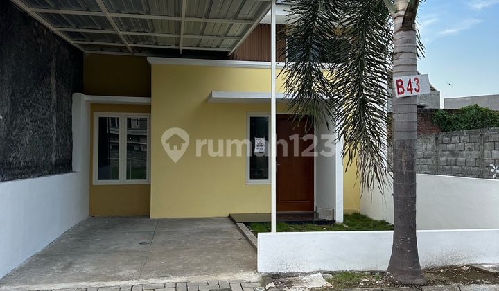 New House Ready to Occupy Near Transmart Sidoarjo, Easy and Close Access