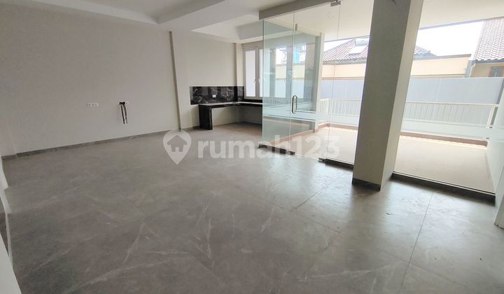 Rumah Lux Baru di Perumahan Setra Duta, Bandung 2