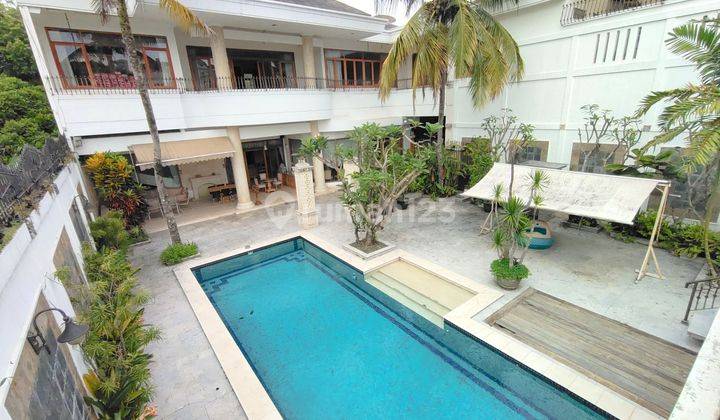 Rumah Lux Mewah plus Kolam Renang di Jalan Sirnamanah, Sukajadi 2