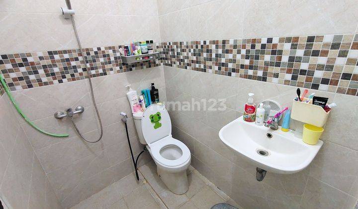 kamar mandi jual rumah minimalis di taman