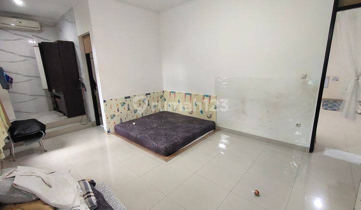 kamar tidur rumah luas minimalis di taman