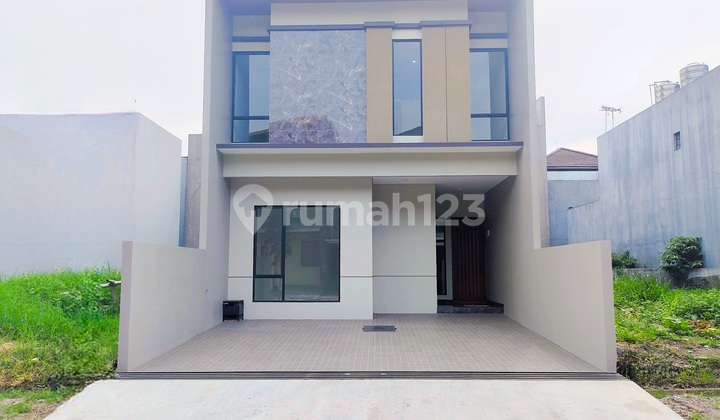 Rumah Lux Baru di Perumahan Istana Mekarwangi, Bandung